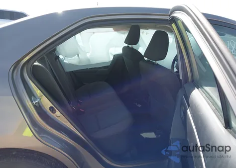 2018 Toyota Corolla Le z USA, uszkodzony, nr VIN 2T1BURHE4JC980373